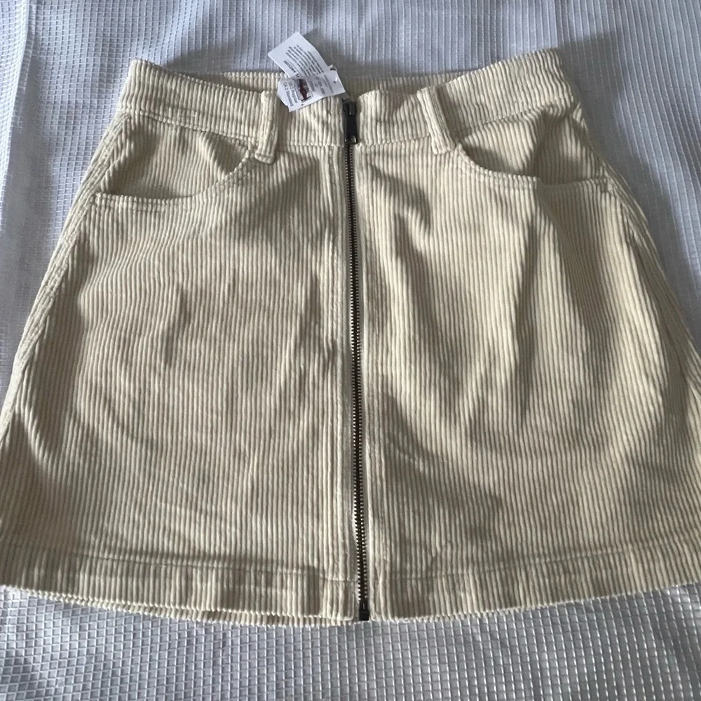 American Eagle Outfitters Cream Corduroy Mini Skirt - Picture 2 of 8
